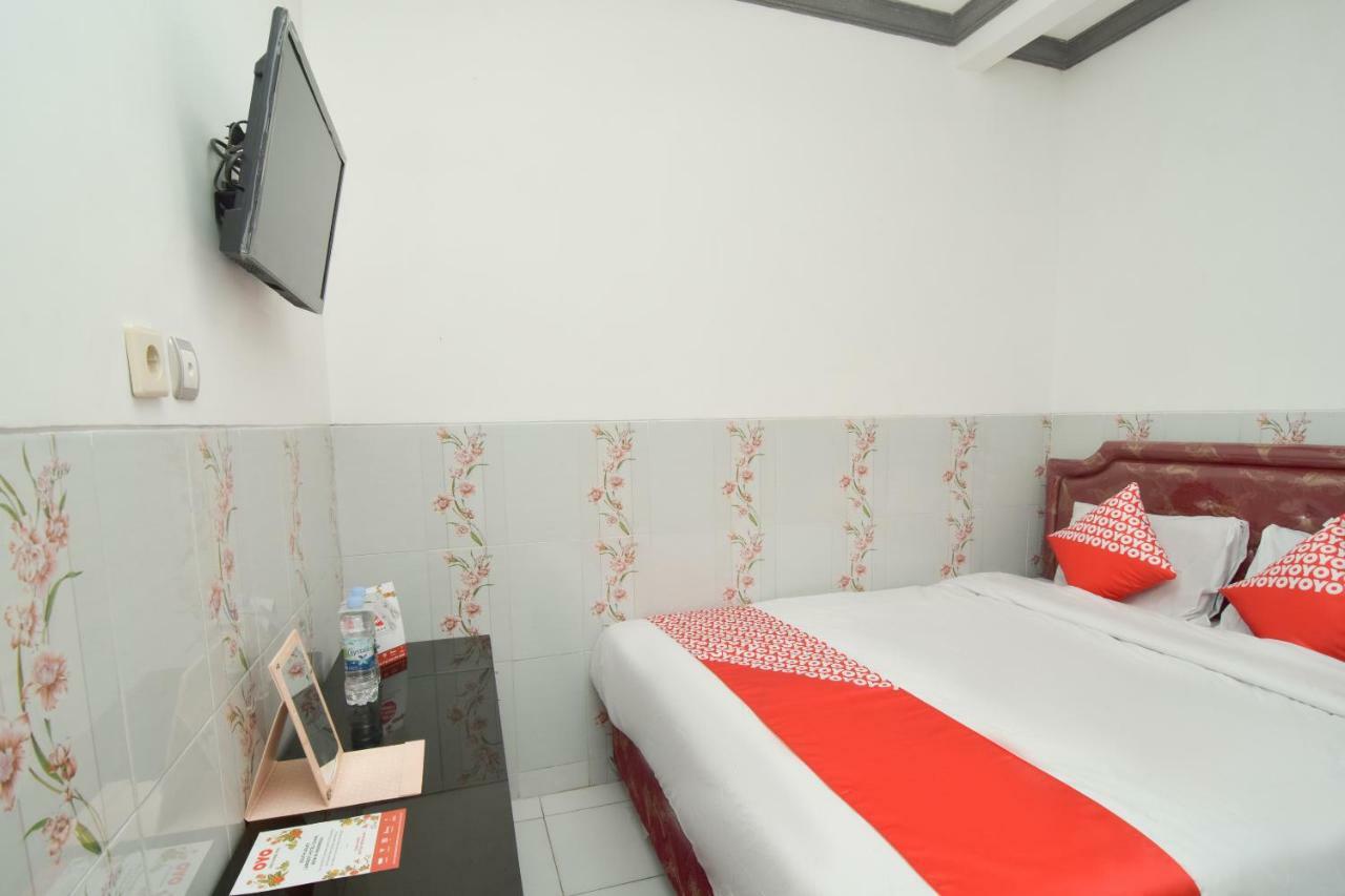 Dua Putri Villa Pasuruan Exteriör bild