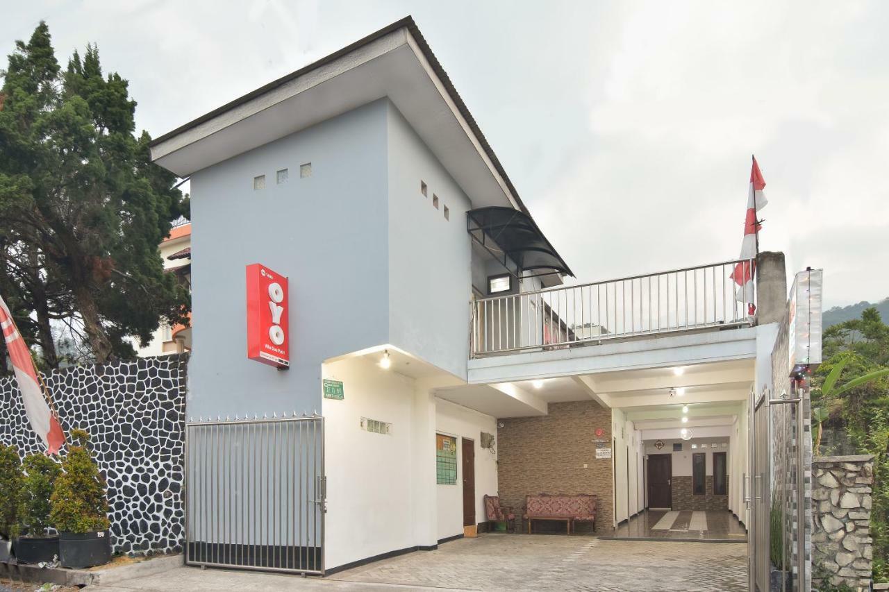 Dua Putri Villa Pasuruan Exteriör bild